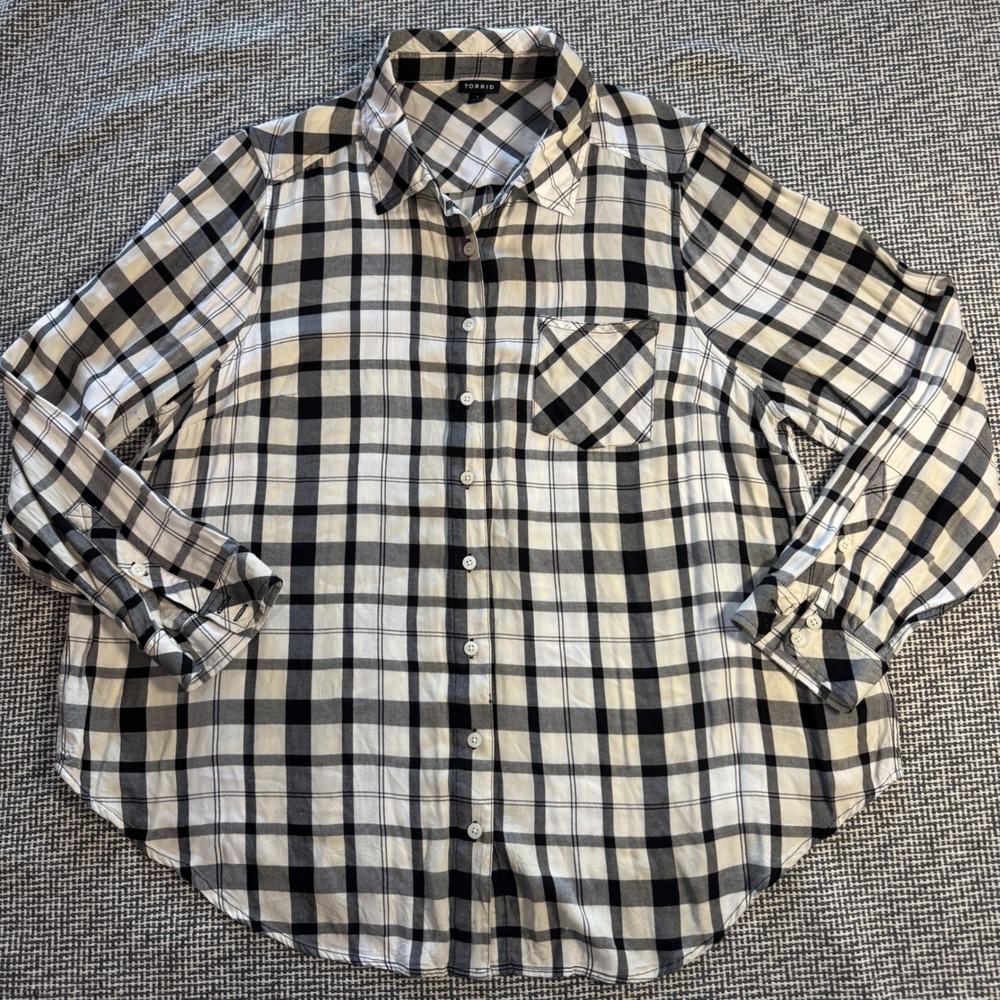 Torrid Black White Plaid Button Down Shirt Plus Size 1 Long Sleeve Pocket